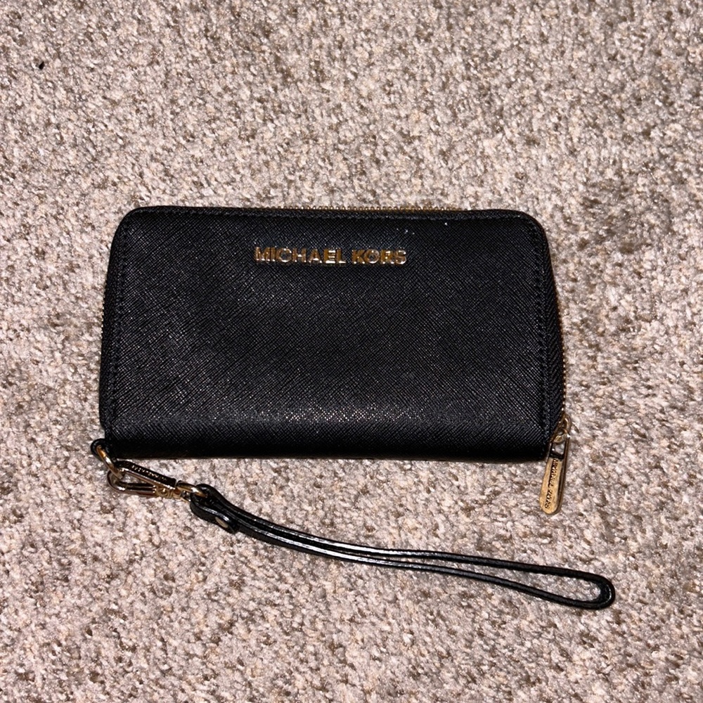 michael kors black wrist wallet